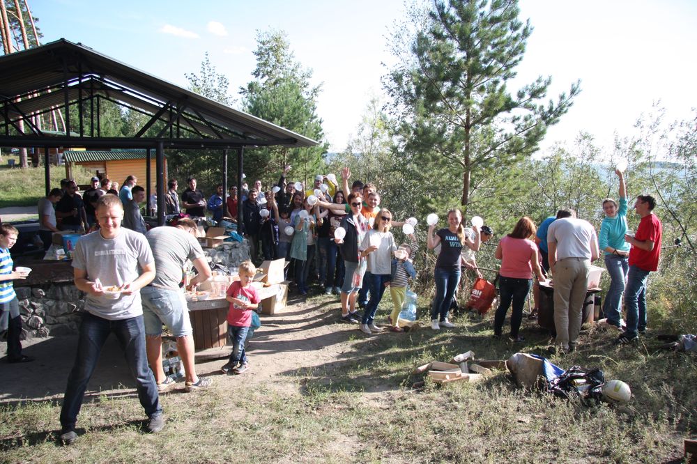 Happy sibersers queued for pilaf
